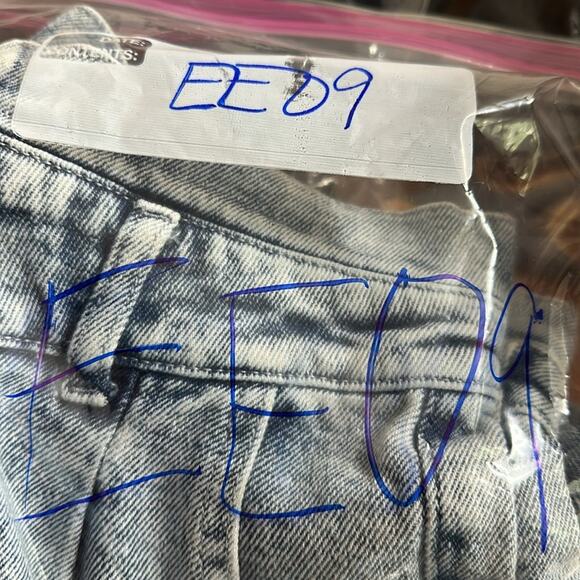 Denim Jean Shorts Cuffed Acid Wash Retro Pleated High Rise Boho Cute Girls Sz 16 - Picture 7 of 7